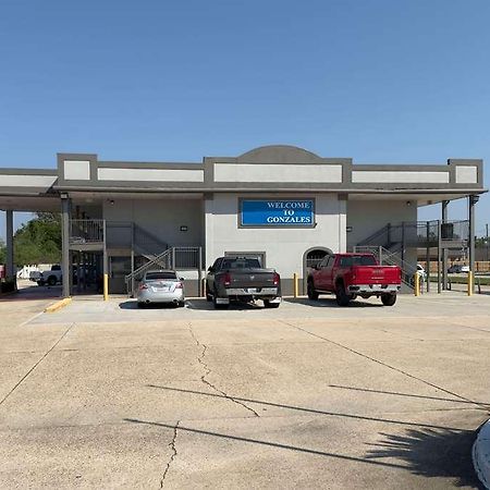 Days Inn By Wyndham Gonzales Exterior photo