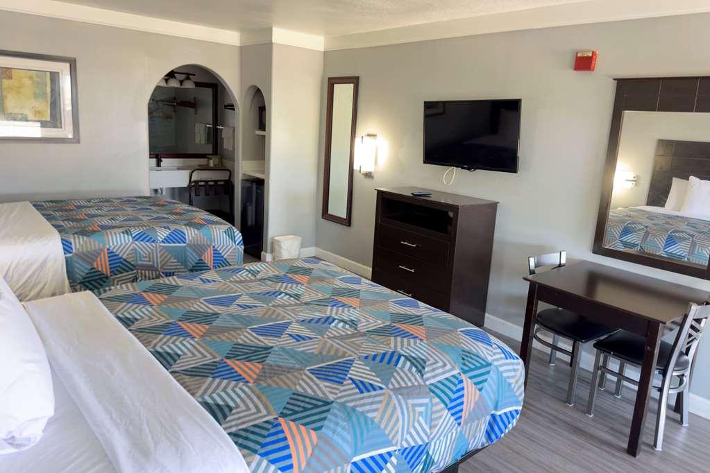 Days Inn By Wyndham Gonzales Room photo