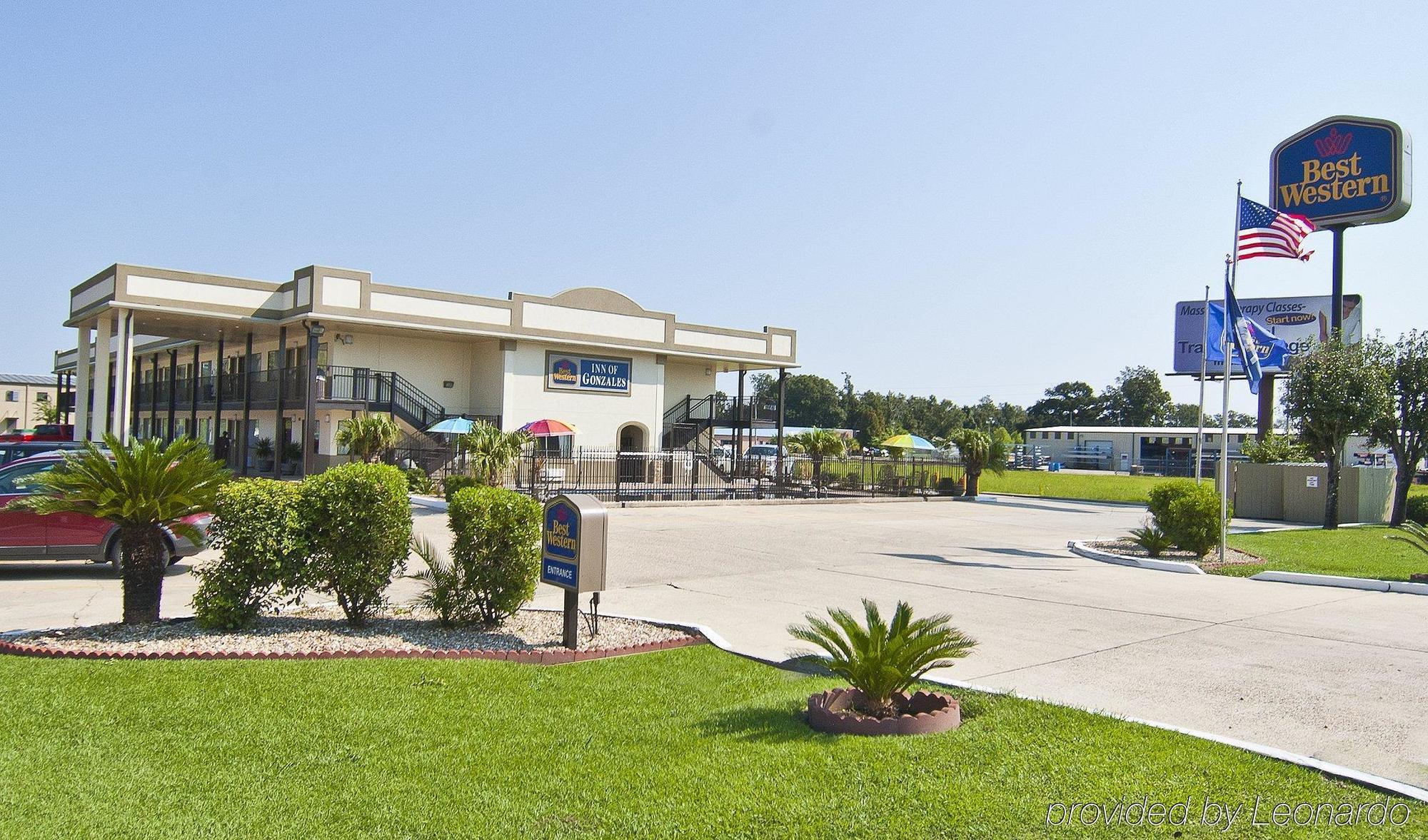 Days Inn By Wyndham Gonzales Exterior photo